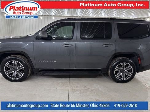 Used 2022 Jeep Wagoneer Series III image 2