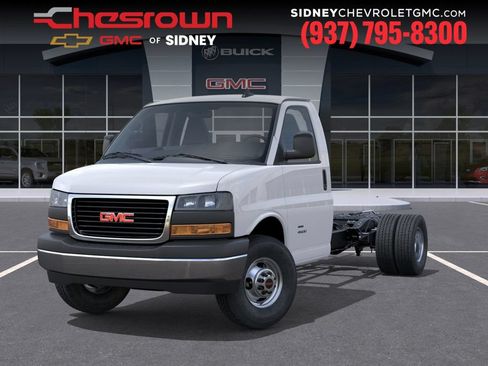 New 2025 GMC Savana 4500 w/ Power Convenience Package RWD image 6