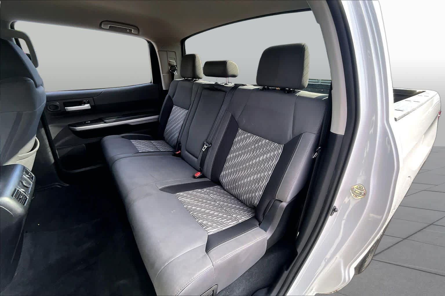 Used 2020 Toyota Tundra SR5 w/ SR5 Convenience Package AWD/4WD image 19