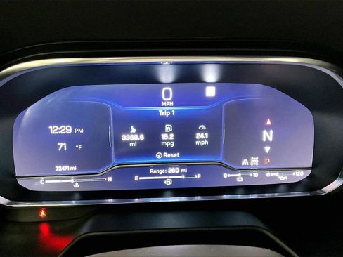 Used 2022 Chevrolet Suburban RST w/ Luxury Package image 23