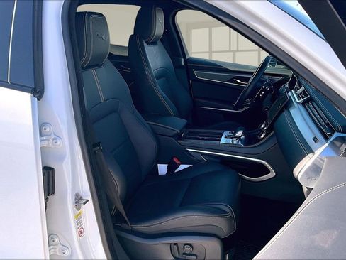 Used 2026 Jaguar F-PACE R-Dynamic S image 7