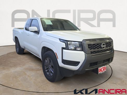 Used 2025 Nissan Frontier SV RWD image 1