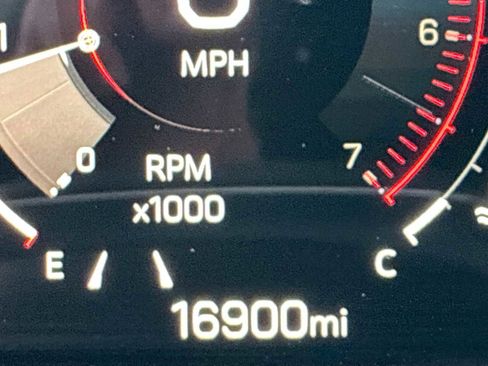 Certified 2025 GMC Acadia Elevation w/ Elevation Premium Package image 12