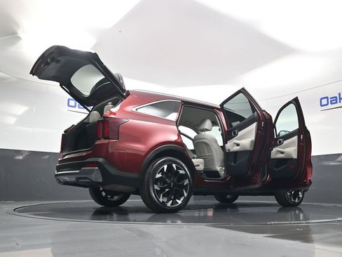 Certified 2025 Kia Sorento EX image 63
