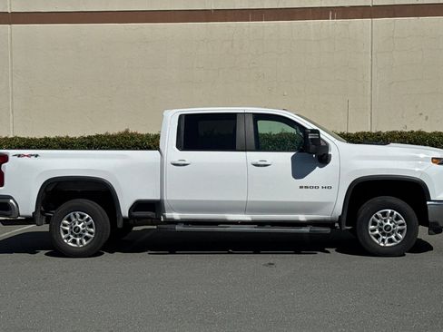 Used 2025 Chevrolet Silverado 2500 LT w/ Convenience Package AWD/4WD image 3
