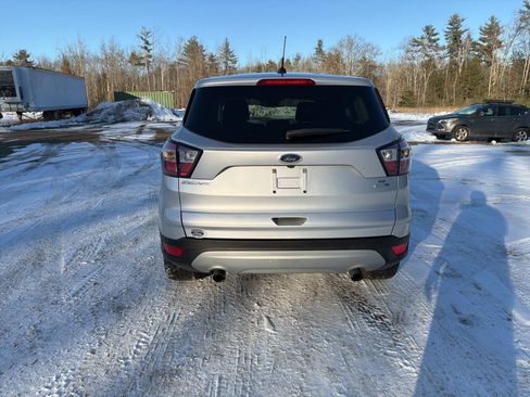 Used 2017 Ford Escape SE image 6