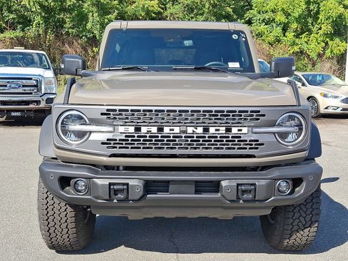 New 2025 Ford Bronco Badlands image 2