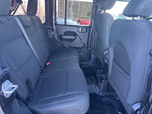 Used 2018 Jeep Wrangler Unlimited Sport S image 44