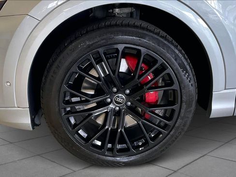 Used 2024 Audi SQ8 Prestige w/ Prestige Package image 9