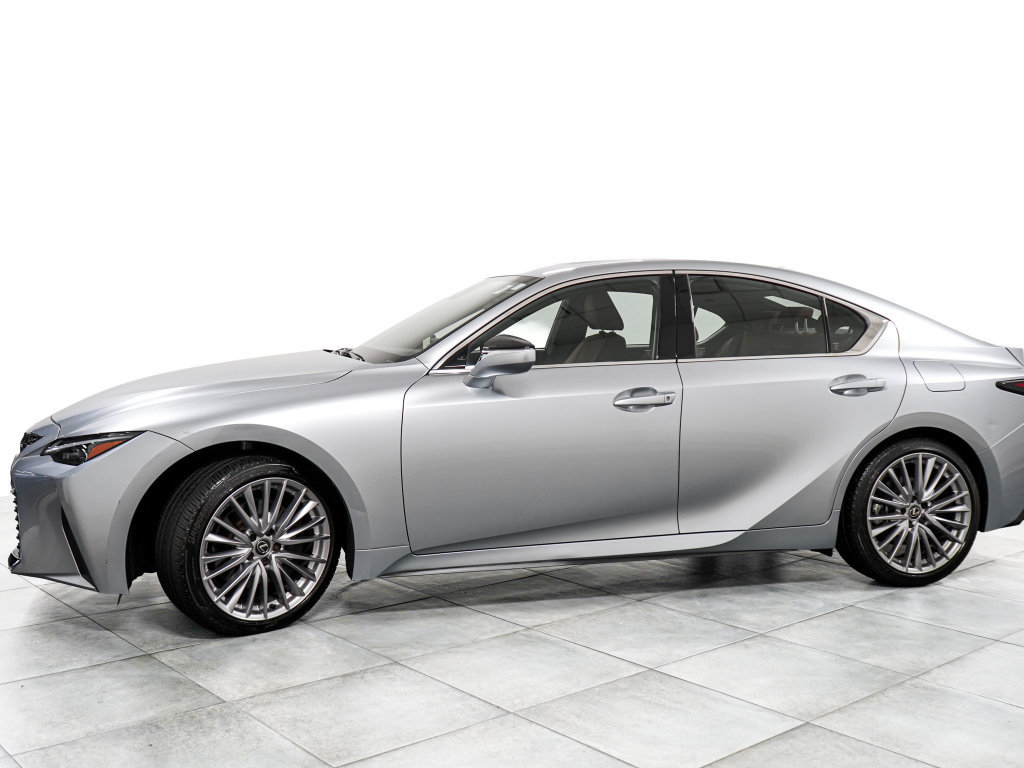 Used 2024 Lexus IS 300 AWD w/ Premium Package image 4