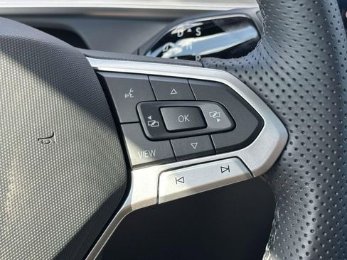 New 2026 Volkswagen Tiguan SE R-Line AWD/4WD image 18