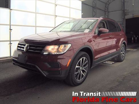 Used 2019 Volkswagen Tiguan SE w/ Panoramic Sunroof Package AWD/4WD image 2
