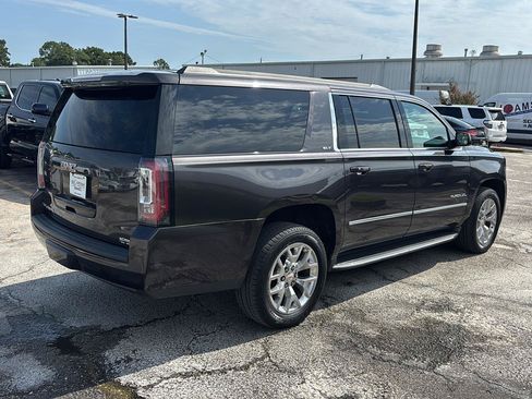 Used 2016 GMC Yukon XL SLT w/ Open Road Package RWD image 7