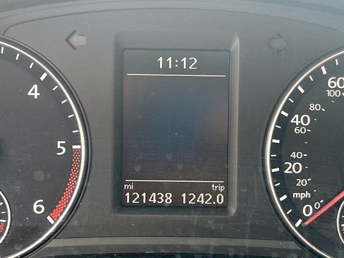 Used 2013 Volkswagen Passat TDI SE image 18