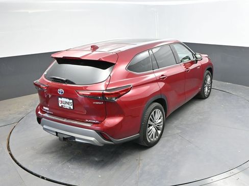 Used 2021 Toyota Highlander Platinum AWD/4WD image 29