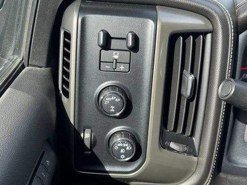 Used 2018 Chevrolet Silverado 1500 High Country AWD/4WD image 30