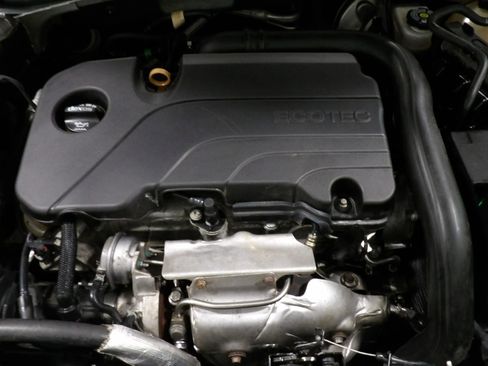 Used 2018 Chevrolet Malibu LT FWD image 20
