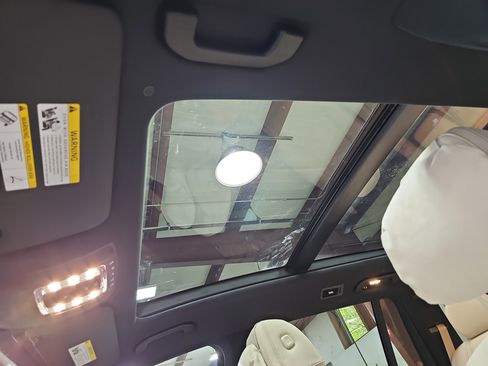 New 2026 Mercedes-Benz GLS 450 4MATIC image 32