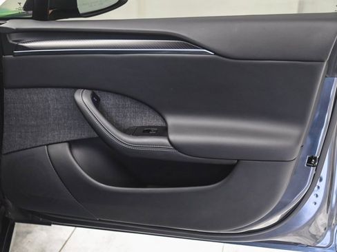 Used 2021 Tesla Model S Plaid image 9