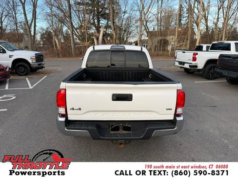 Used 2017 Toyota Tacoma SR5 image 9
