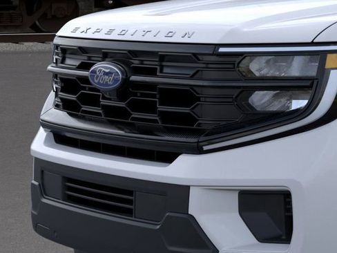New 2026 Ford Expedition Active image 17