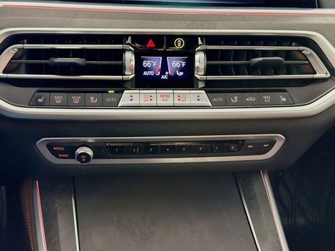 Used 2022 BMW X5 xDrive40i w/ M Sport Package AWD/4WD image 19