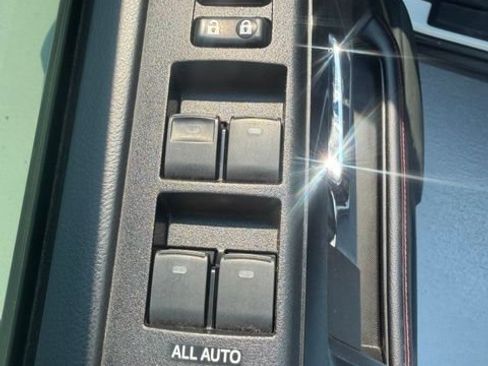 Used 2022 Toyota 4Runner TRD Off-Road AWD/4WD image 18