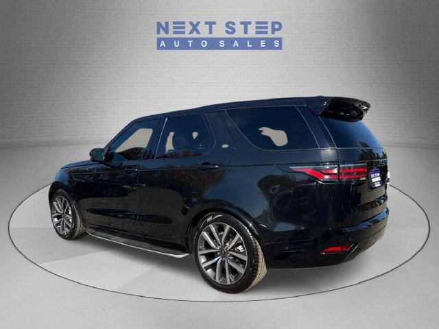 Used 2024 Land Rover Discovery Dynamic SE AWD/4WD image 5