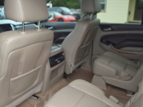 Used 2015 Chevrolet Suburban LTZ AWD/4WD image 19