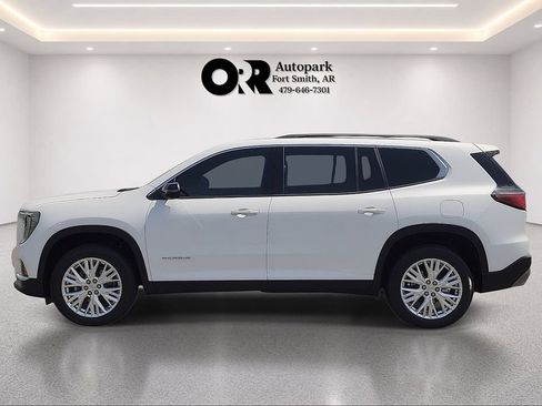 Used 2024 GMC Acadia Elevation w/ Luxury Package FWD image 3