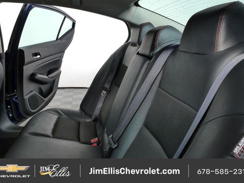 Used 2024 Nissan Altima 2.5 SR FWD image 17