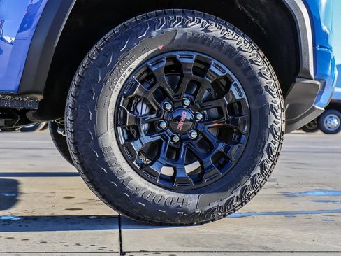 New 2026 GMC Canyon Elevation w/ Convenience Package RWD image 9