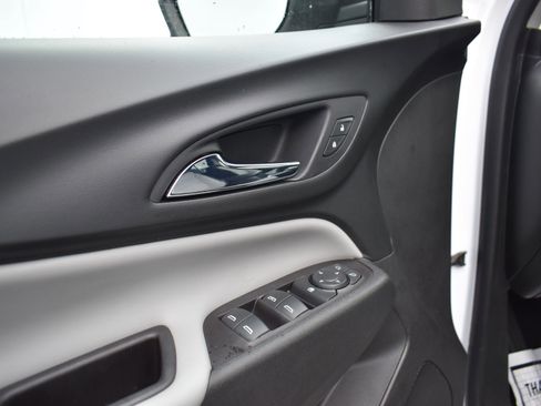 Used 2022 Chevrolet Equinox LS w/ LS Convenience Package FWD image 11
