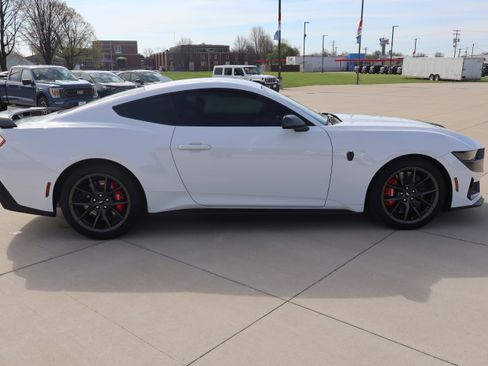 Used 2025 Ford Mustang Dark Horse image 4