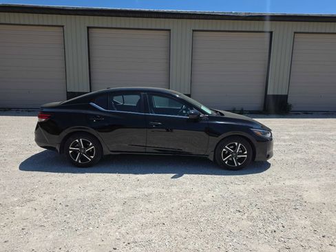 Used 2025 Nissan Sentra SV w/ All-Weather Package FWD image 3