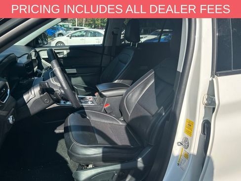 Used 2021 Ford Explorer Limited w/ Equipment Group 301A AWD/4WD image 4