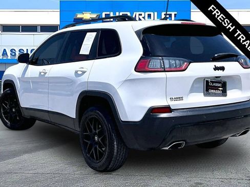 Used 2019 Jeep Cherokee Limited w/ Technology Group AWD/4WD image 3