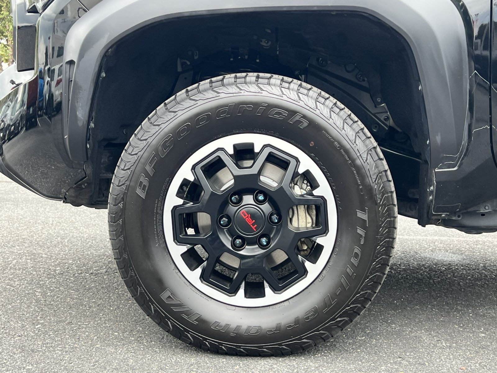 Used 2024 Toyota Tacoma TRD Off-Road AWD/4WD image 11
