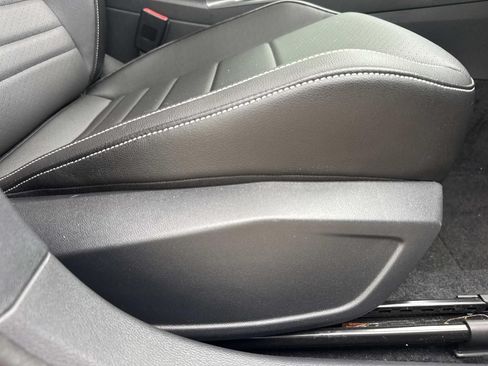 Used 2023 Volkswagen Jetta SE w/ Panoramic Sunroof Package FWD image 13