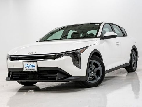 Certified 2025 Kia K4 LXS image 1