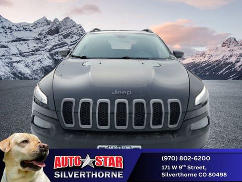 Used 2018 Jeep Cherokee Trailhawk w/ Cold Weather Group image 8
