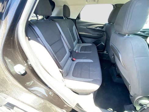 Used 2023 Chevrolet TrailBlazer LT FWD image 15