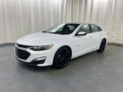 Used 2024 Chevrolet Malibu LT w/ Sport Edition image 2