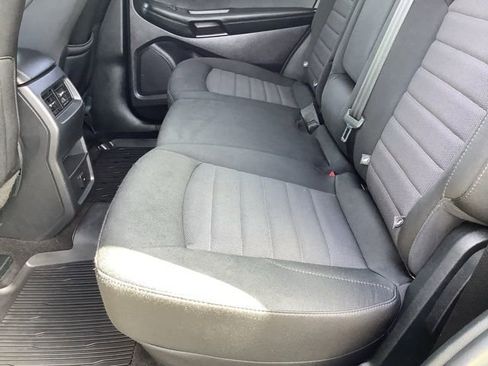 Used 2020 Ford Edge SE image 10