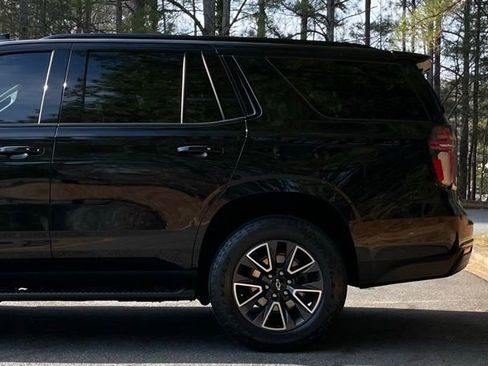 Used 2021 Chevrolet Tahoe Z71 w/ Luxury Package AWD/4WD image 6