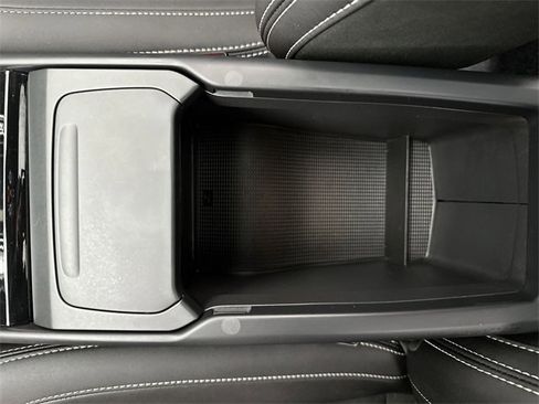 Certified 2025 Volvo XC40 B5 Plus image 21