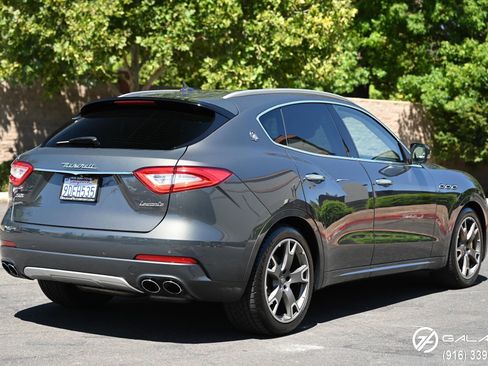 Used 2017 Maserati Levante S image 7