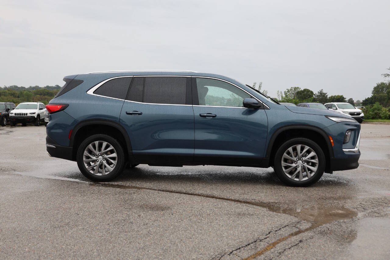 Used 2026 Buick Enclave Preferred w/ Power Package AWD/4WD image 7