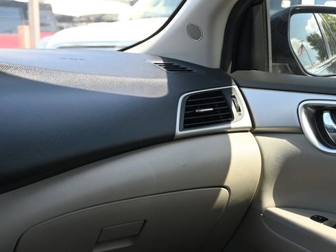 Used 2015 Nissan Sentra SV FWD image 8