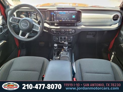 Used 2025 Jeep Wrangler Unlimited Sahara AWD/4WD image 12